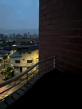 Snapshot of eva_y_marcelo chatting on 10-10-25, 10:36 eva y marcelo online show from 10-10-25, 10:36