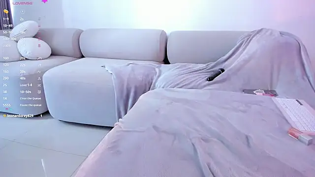 ashlyestone online show from 01-18-26, 07:39