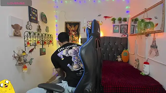 Snapshot of Damian_latinxxx chatting on 01-10-26, 02:57 Damian latinxxx online show from 01-10-26, 02:57