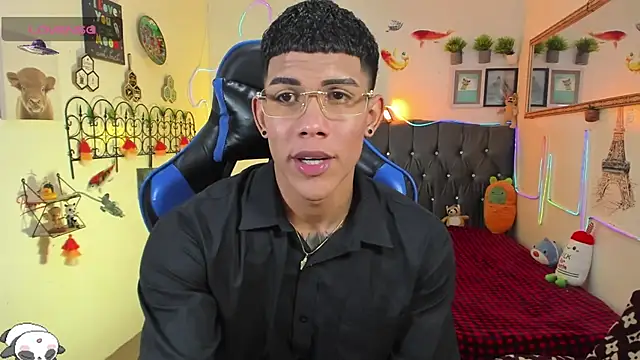 Snapshot of Damian_latinxxx chatting on 01-11-26, 03:17 Damian latinxxx online show from 01-11-26, 03:17