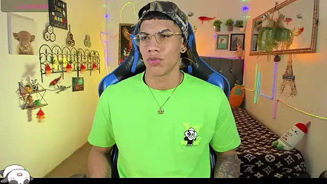 Snapshot of Damian_latinxxx chatting on 01-15-26, 03:00 Damian latinxxx online show from 01-15-26, 03:00