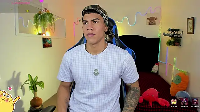 Snapshot of Damian_latinxxx chatting on 02-20-26, 03:03 Damian latinxxx online show from 02-20-26, 03:03