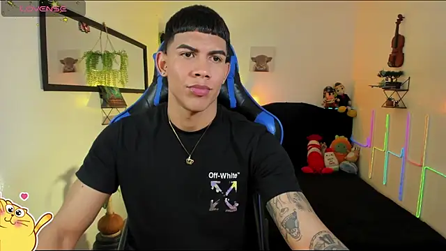 Snapshot of Damian_latinxxx chatting on 03-15-26, 03:12 Damian latinxxx online show from 03-15-26, 03:12