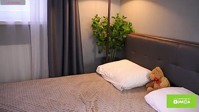 Bellacle online show from 02-17-25, 01:10