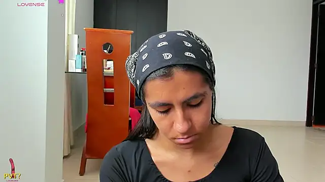 Kamilasalazar online show from 02-14-25, 06:40