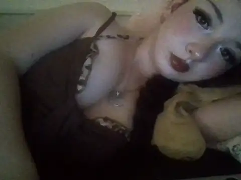 Snapshot of Cerisee04 chatting on 10-12-25, 09:58 Cerisee04 online show from 10-12-25, 09:58