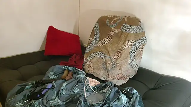 Snapshot of Cataleyaloca chatting on 02-25-25, 10:50 Cataleyaloca online show from 02-25-25, 10:50