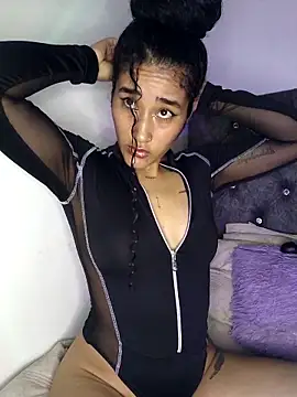 Snapshot of jaderossxx chatting on 11-18-25, 02:39 jaderossxx online show from 11-18-25, 02:39