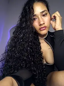 Snapshot of jaderossxx chatting on 03-21-26, 04:39 jaderossxx online show from 03-21-26, 04:39