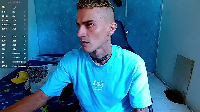 Snapshot of bray_hotboy777 chatting on 01-18-25, 06:10 bray hotboy777 online show from 01-18-25, 06:10