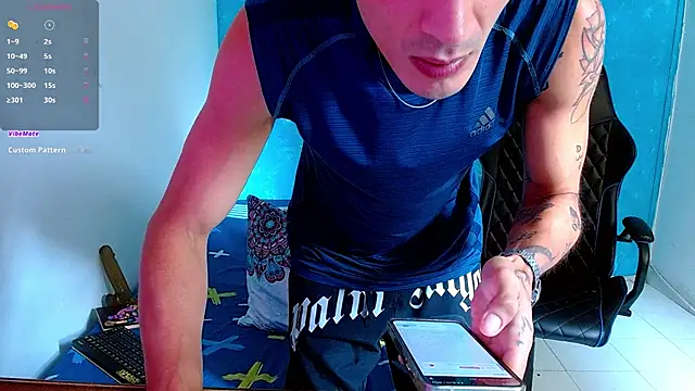 Snapshot of bray_hotboy777 chatting on 03-02-25, 03:59 bray hotboy777 online show from 03-02-25, 03:59