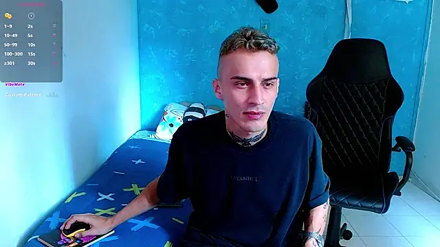 Snapshot of bray_hotboy777 chatting on 03-07-25, 03:28 bray hotboy777 online show from 03-07-25, 03:28