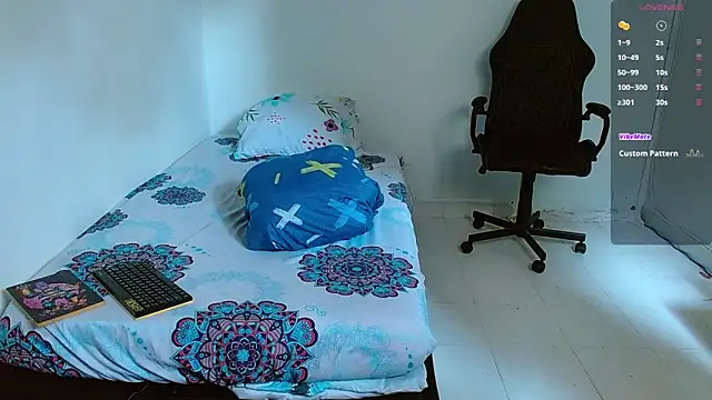 Snapshot of bray_hotboy777 chatting on 09-19-25, 01:56 bray hotboy777 online show from 09-19-25, 01:56