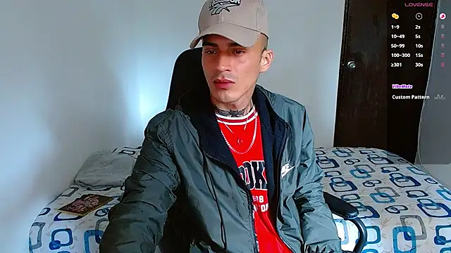 Snapshot of bray_hotboy777 chatting on 11-16-25, 03:39 bray hotboy777 online show from 11-16-25, 03:39