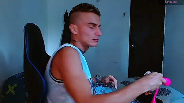 Snapshot of bray_hotboy777 chatting on 01-17-26, 09:18 bray hotboy777 online show from 01-17-26, 09:18