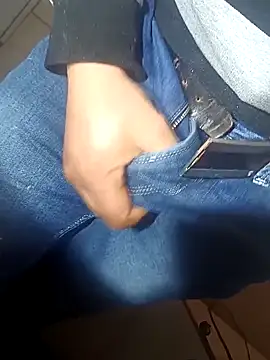 Snapshot of franko1987 chatting on 03-10-25, 05:33 franko1987 online show from 03-10-25, 05:33