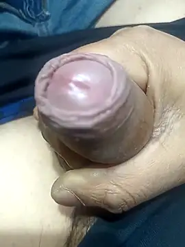 Snapshot of franko1987 chatting on 03-21-25, 04:49 franko1987 online show from 03-21-25, 04:49