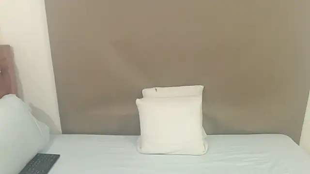 Snapshot of kimberlyjamexxx chatting on 03-31-26, 04:35 kimberlyjamexxx online show from 03-31-26, 04:35