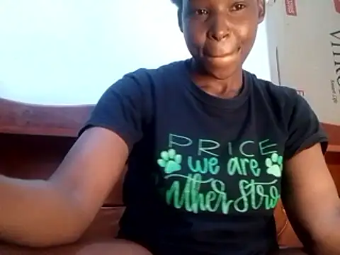 Snapshot of Claris2 chatting on 11-16-25, 08:25 Claris2 online show from 11-16-25, 08:25