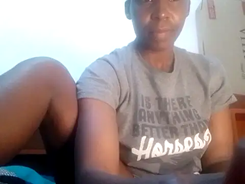 Snapshot of Claris2 chatting on 11-19-25, 08:20 Claris2 online show from 11-19-25, 08:20