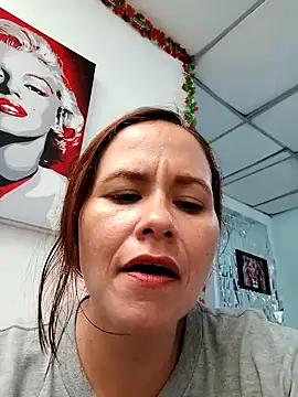 Snapshot of Magica_lorena chatting on 03-06-25, 02:51 Magica lorena online show from 03-06-25, 02:51