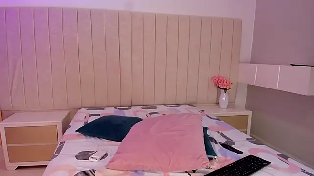 Snapshot of Littleolivia_ chatting on 03-13-26, 01:51 Littleolivia online show from 03-13-26, 01:51