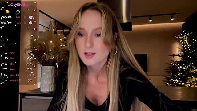 Snapshot of Peach__juice chatting on 01-13-25, 03:15 Peach juice online show from 01-13-25, 03:15