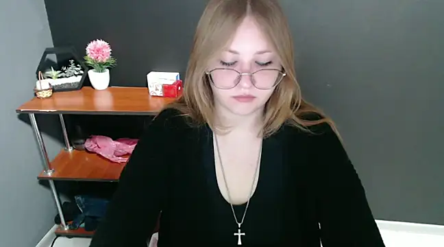 Snapshot of lady_minx chatting on 12-16-24, 07:26 lady minx online show from 12-16-24, 07:26