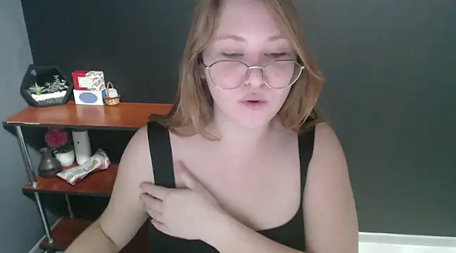 Snapshot of lady_minx chatting on 12-19-24, 10:24 lady minx online show from 12-19-24, 10:24
