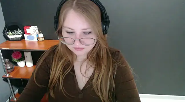 Snapshot of lady_minx chatting on 12-30-24, 08:10 lady minx online show from 12-30-24, 08:10
