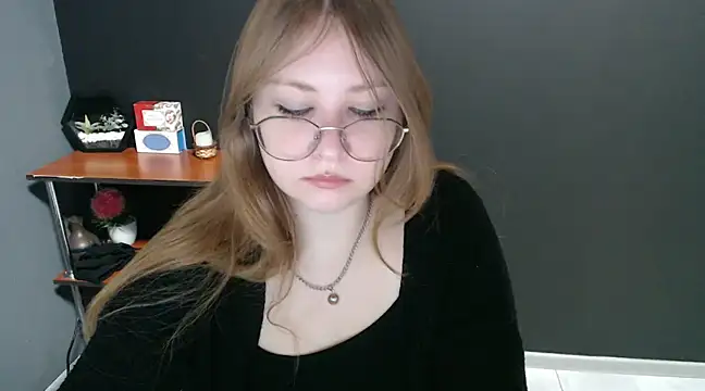 Snapshot of lady_minx chatting on 01-15-25, 07:37 lady minx online show from 01-15-25, 07:37