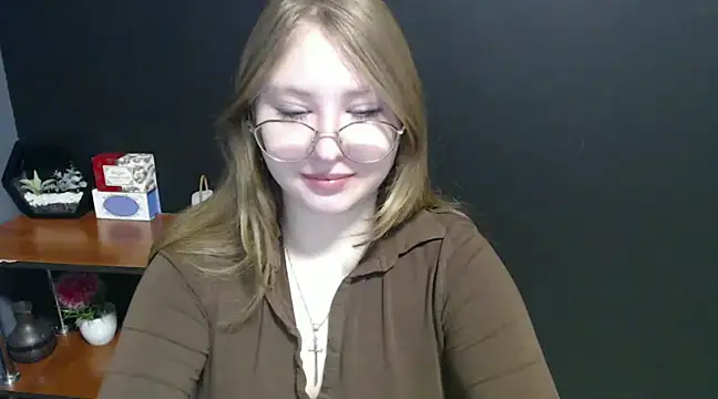Snapshot of lady_minx chatting on 01-17-25, 07:41 lady minx online show from 01-17-25, 07:41