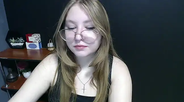 Snapshot of lady_minx chatting on 01-21-25, 07:47 lady minx online show from 01-21-25, 07:47
