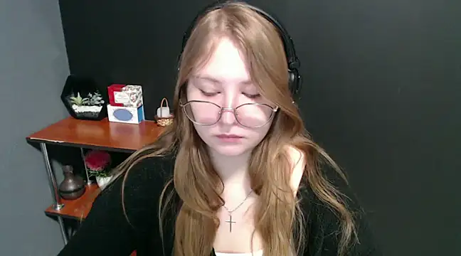 Snapshot of lady_minx chatting on 01-23-25, 07:54 lady minx online show from 01-23-25, 07:54