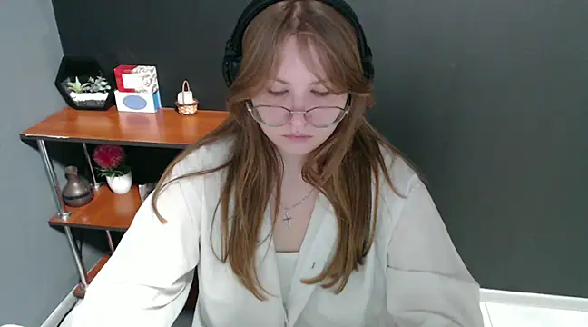 Snapshot of lady_minx chatting on 01-27-25, 10:38 lady minx online show from 01-27-25, 10:38