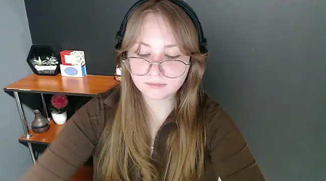 Snapshot of lady_minx chatting on 01-28-25, 10:23 lady minx online show from 01-28-25, 10:23