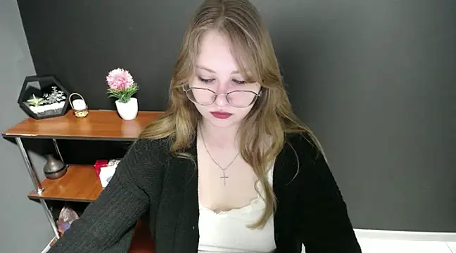 Snapshot of lady_minx chatting on 02-14-25, 07:28 lady minx online show from 02-14-25, 07:28