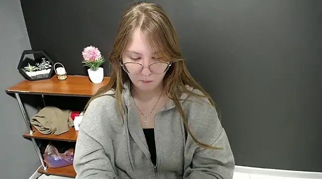 Snapshot of lady_minx chatting on 02-18-25, 10:49 lady minx online show from 02-18-25, 10:49