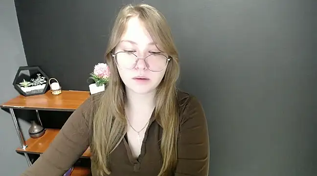 Snapshot of lady_minx chatting on 02-19-25, 07:28 lady minx online show from 02-19-25, 07:28