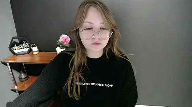 Snapshot of lady_minx chatting on 02-20-25, 07:45 lady minx online show from 02-20-25, 07:45
