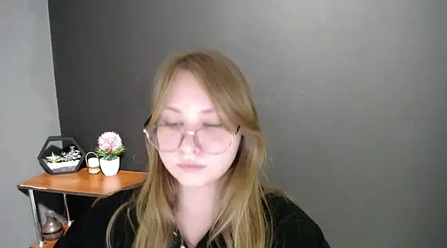 Snapshot of lady_minx chatting on 02-24-25, 10:26 lady minx online show from 02-24-25, 10:26