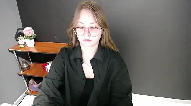 Snapshot of lady_minx chatting on 02-26-25, 07:20 lady minx online show from 02-26-25, 07:20