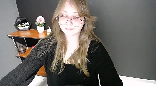 Snapshot of lady_minx chatting on 02-28-25, 10:30 lady minx online show from 02-28-25, 10:30