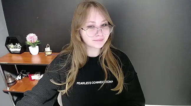 Snapshot of lady_minx chatting on 03-18-25, 07:30 lady minx online show from 03-18-25, 07:30
