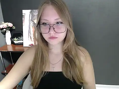 Snapshot of lady_minx chatting on 09-18-25, 06:26 lady minx online show from 09-18-25, 06:26