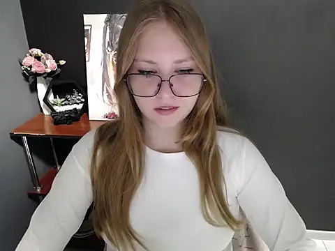 Snapshot of lady_minx chatting on 10-02-25, 06:42 lady minx online show from 10-02-25, 06:42