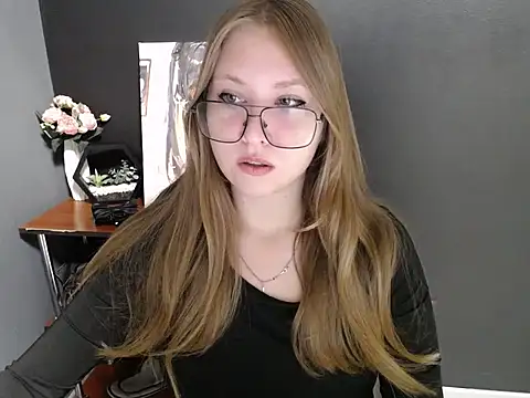 Snapshot of lady_minx chatting on 10-03-25, 06:43 lady minx online show from 10-03-25, 06:43