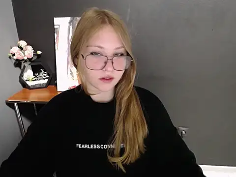 Snapshot of lady_minx chatting on 10-13-25, 06:46 lady minx online show from 10-13-25, 06:46