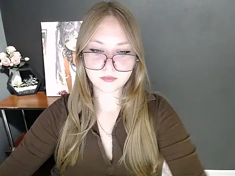 Snapshot of lady_minx chatting on 10-14-25, 06:36 lady minx online show from 10-14-25, 06:36
