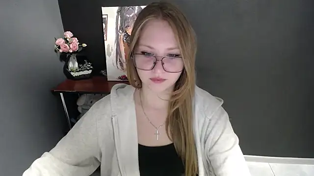 Snapshot of lady_minx chatting on 10-20-25, 06:36 lady minx online show from 10-20-25, 06:36